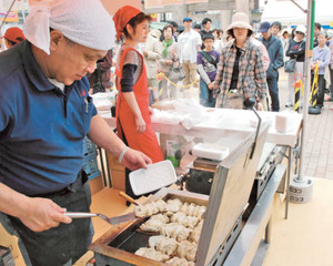 PK2012060402100040_size0.jpg餃子祭り.jpg