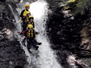 spe-shizen-canyoning-family